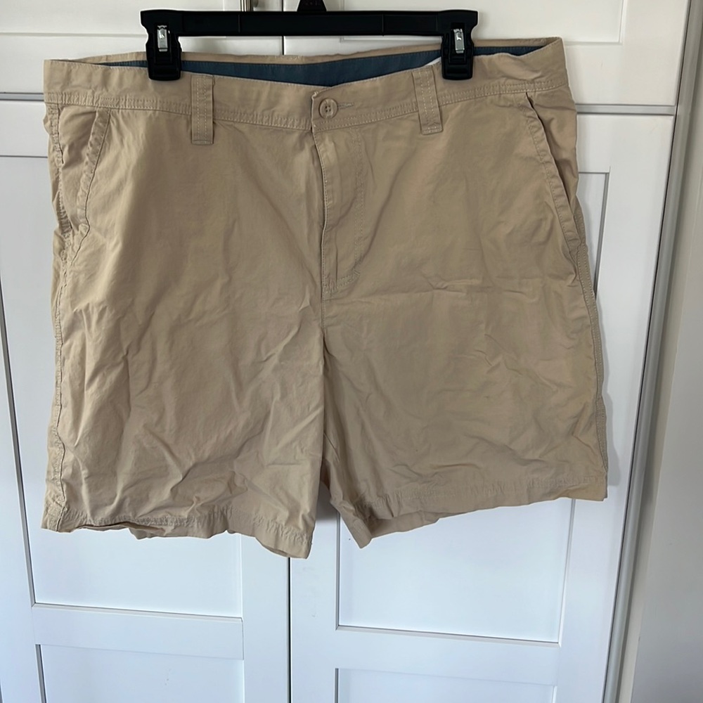 EUC 38W 8L Columbia Shorts